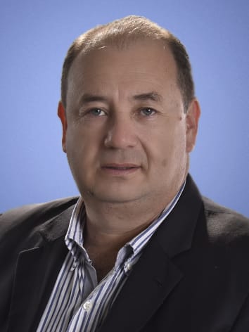 Luis E. Riveros M.